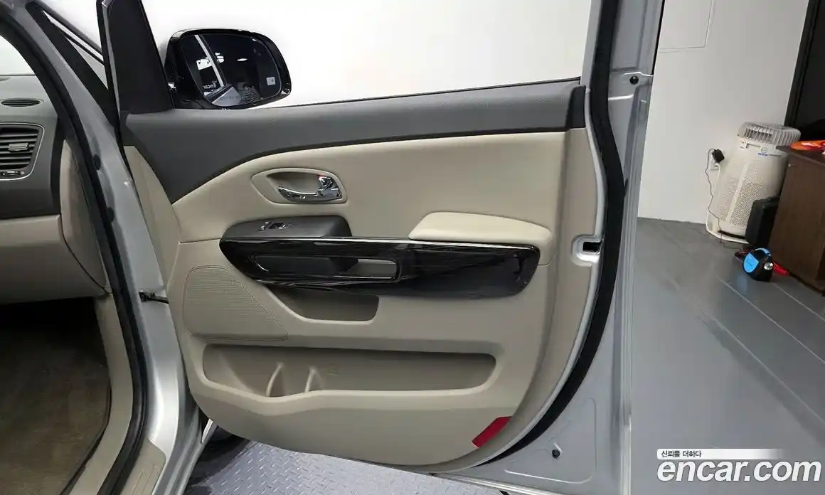 Kia Carnival 2020 2.2 автомат (гидро), фото 15
