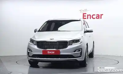 Kia Carnival 2020 2.2 автомат (гидро), миниатюра 3