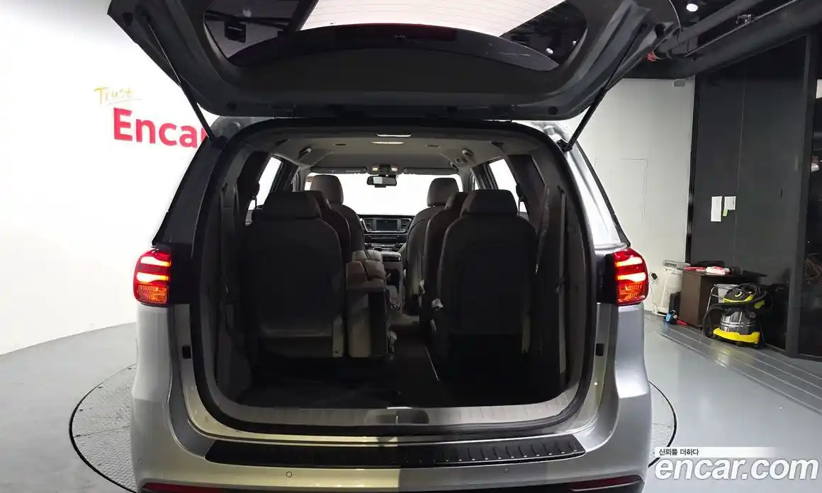 Kia Carnival 2020 2.2 автомат (гидро), фото 32