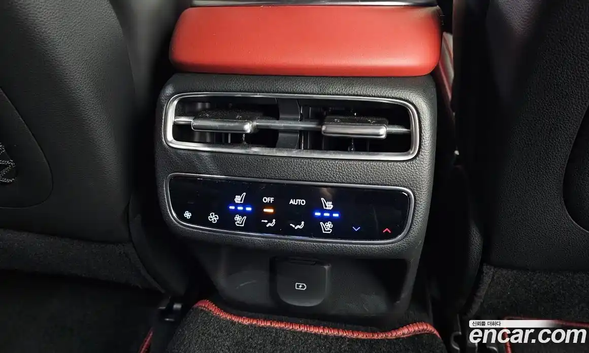 Genesis GV70 2024 2.5 автомат (гидро), фото 24