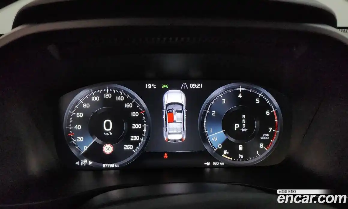 Volvo XC40 2021 2.0 автомат (гидро), фото 11