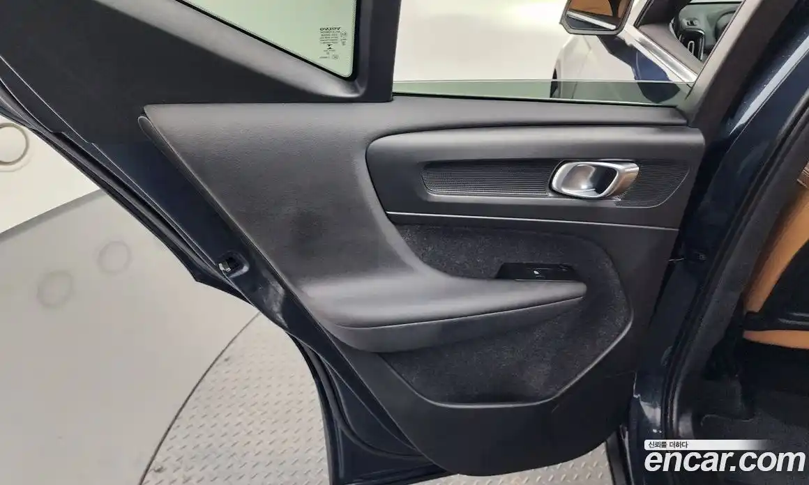 Volvo XC40 2021 2.0 автомат (гидро), фото 15