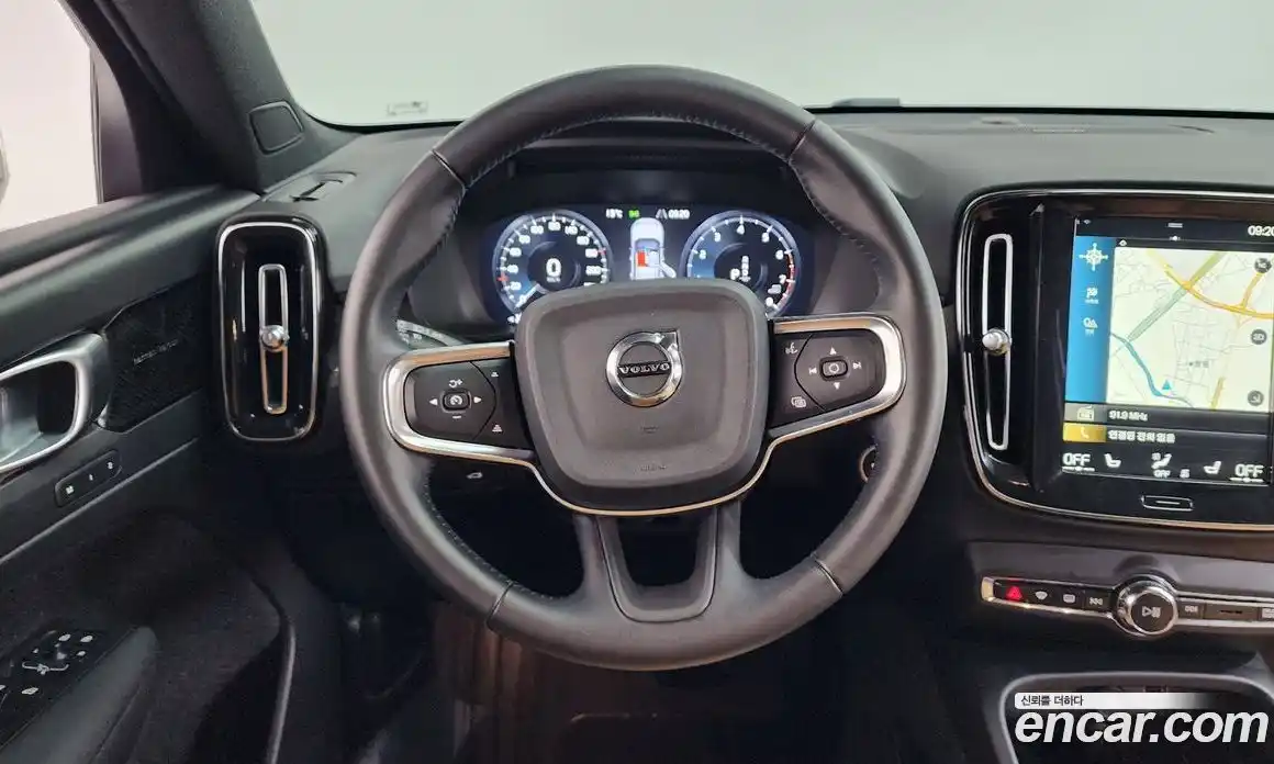 Volvo XC40 2021 2.0 автомат (гидро), фото 19
