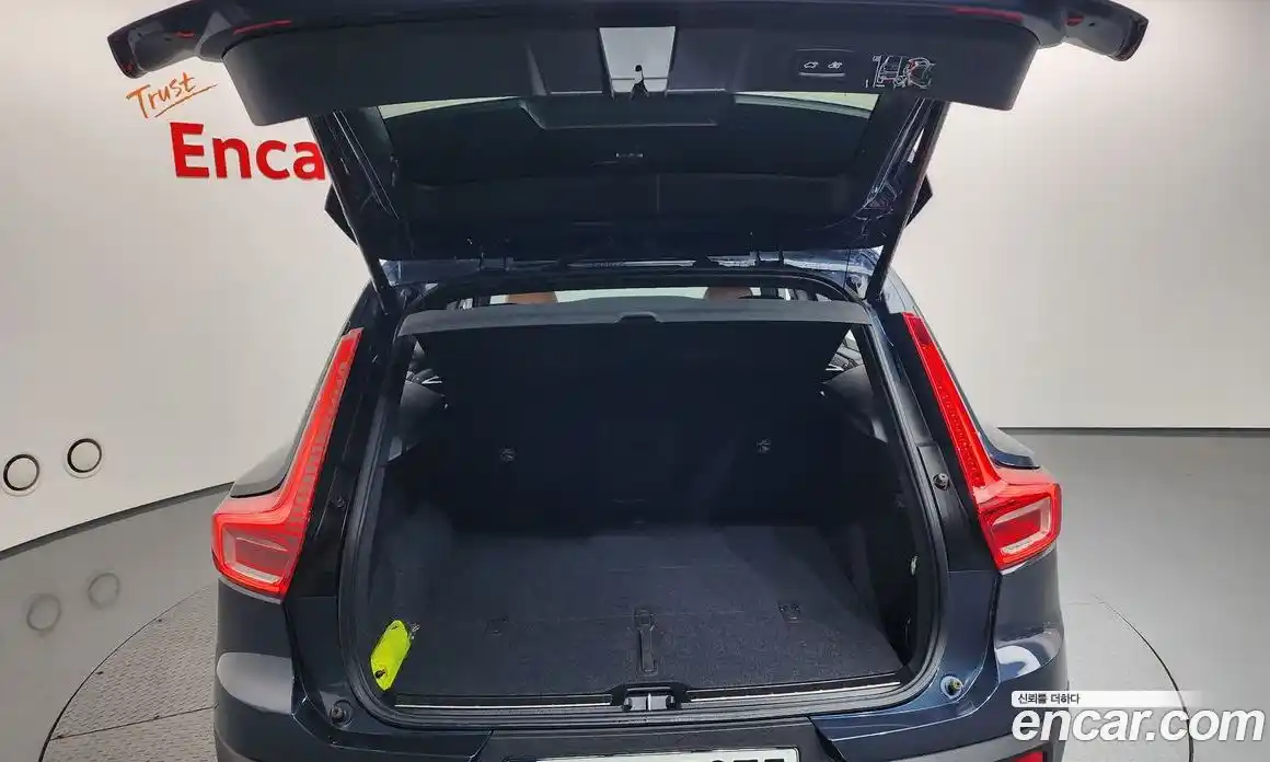 Volvo XC40 2021 2.0 автомат (гидро), фото 27