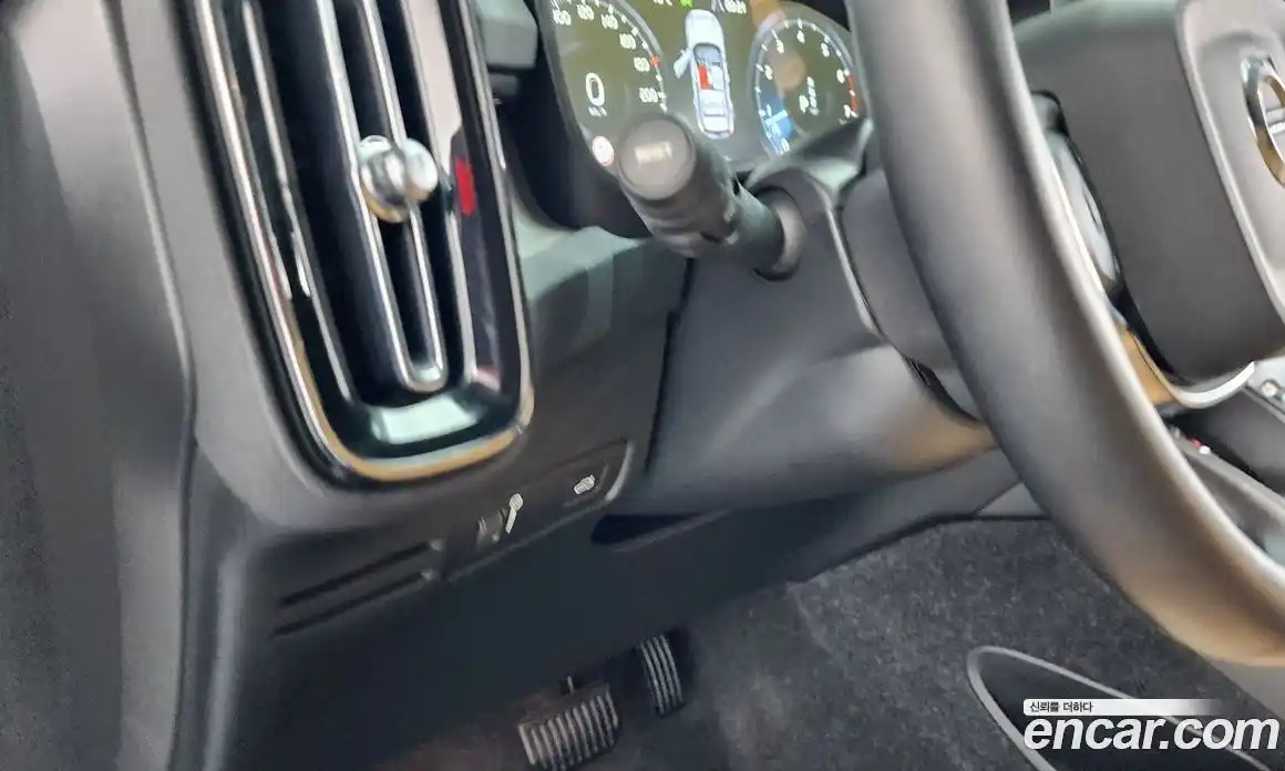 Volvo XC40 2021 2.0 автомат (гидро), фото 29