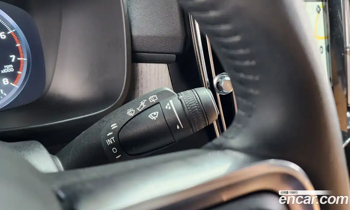 Volvo XC40 2021 2.0 автомат (гидро), фото 30