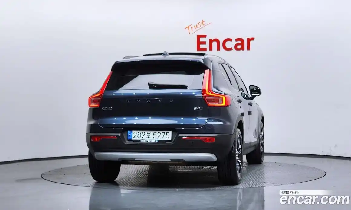 Volvo XC40 2021 2.0 автомат (гидро), фото 4