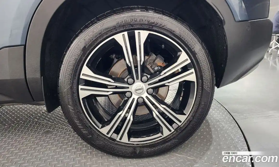 Volvo XC40 2021 2.0 автомат (гидро), фото 7