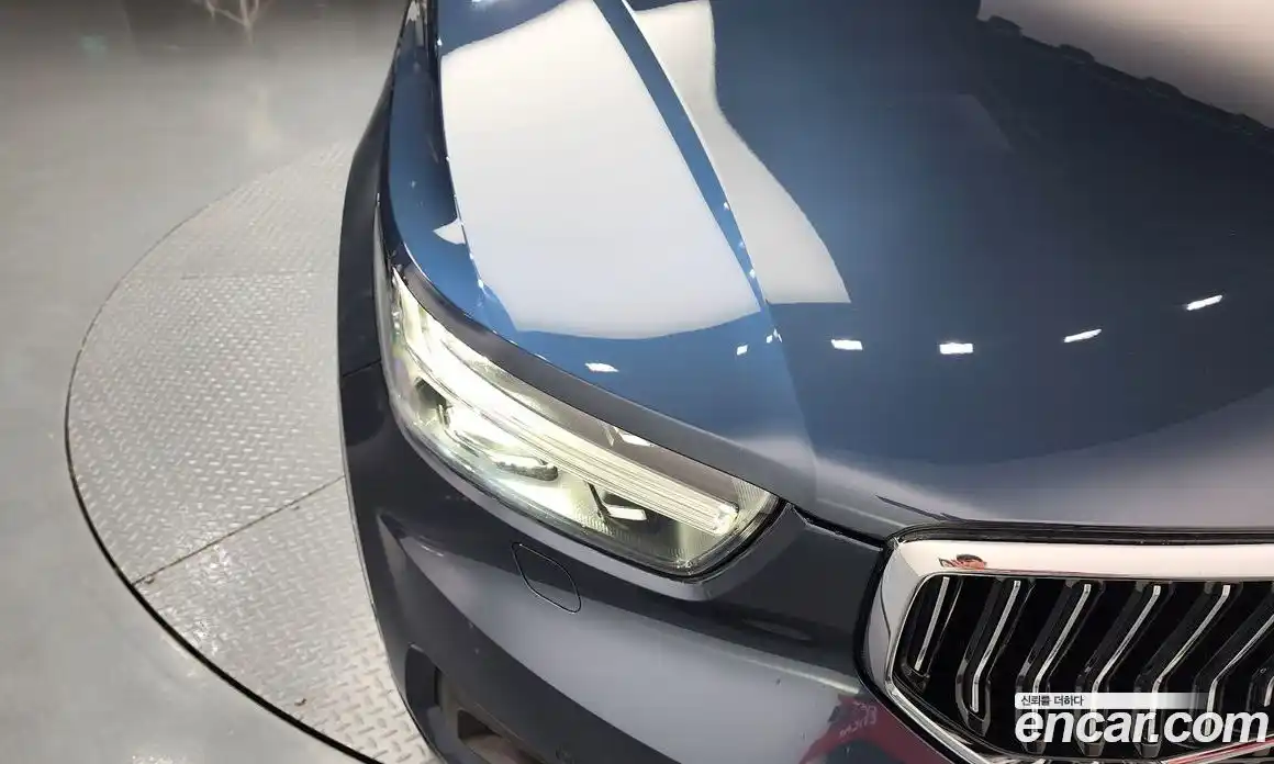 Volvo XC40 2021 2.0 автомат (гидро), фото 8
