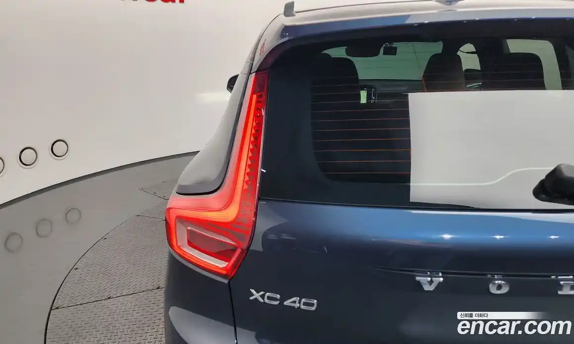 Volvo XC40 2021 2.0 автомат (гидро), фото 9
