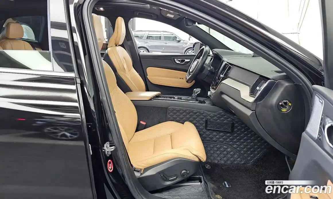 Volvo XC60 2020 2.0 автомат (гидро), фото 11