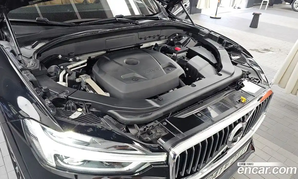 Volvo XC60 2020 2.0 автомат (гидро), фото 6