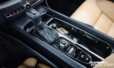 Volvo XC60 2020 2.0 автомат (гидро), миниатюра 9