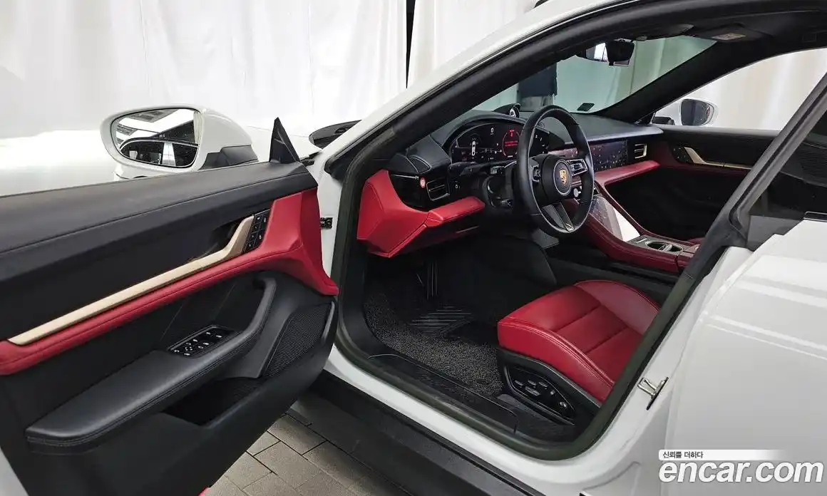 Porsche Taycan 2022 0.2 автомат (гидро), фото 13