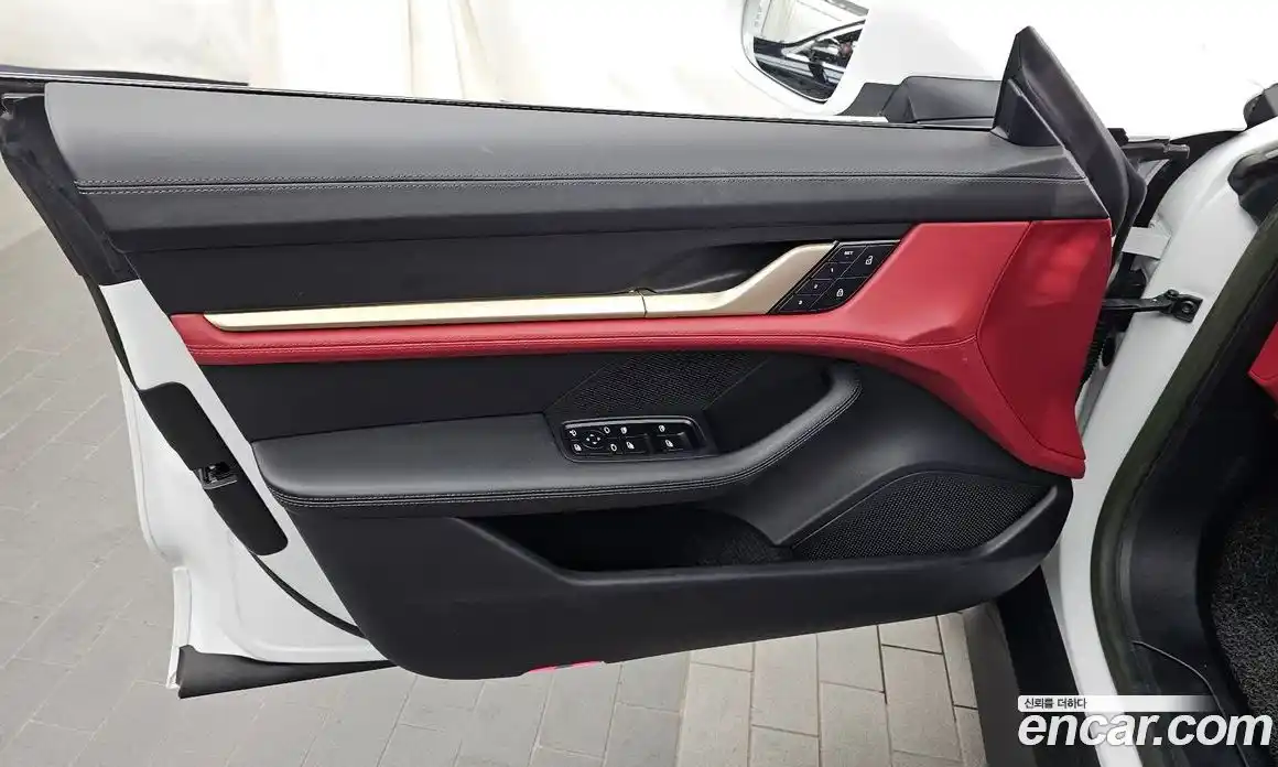 Porsche Taycan 2022 0.2 автомат (гидро), фото 14