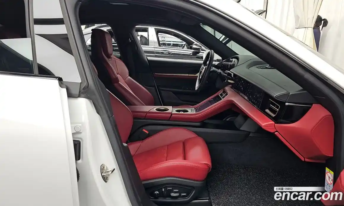 Porsche Taycan 2022 0.2 автомат (гидро), фото 17