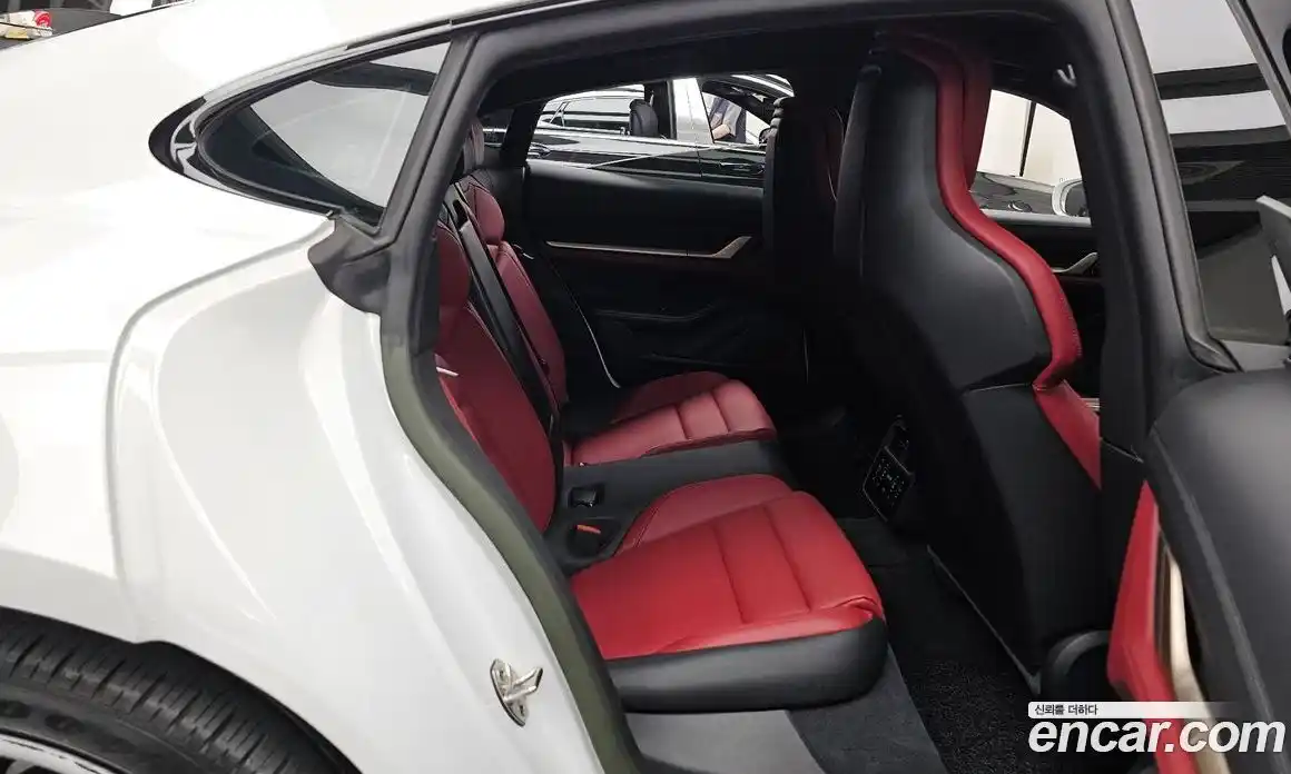 Porsche Taycan 2022 0.2 автомат (гидро), фото 18