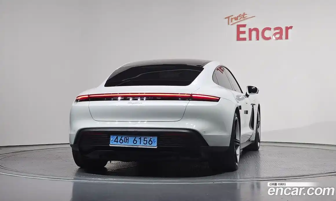 Porsche Taycan 2022 0.2 автомат (гидро), фото 4