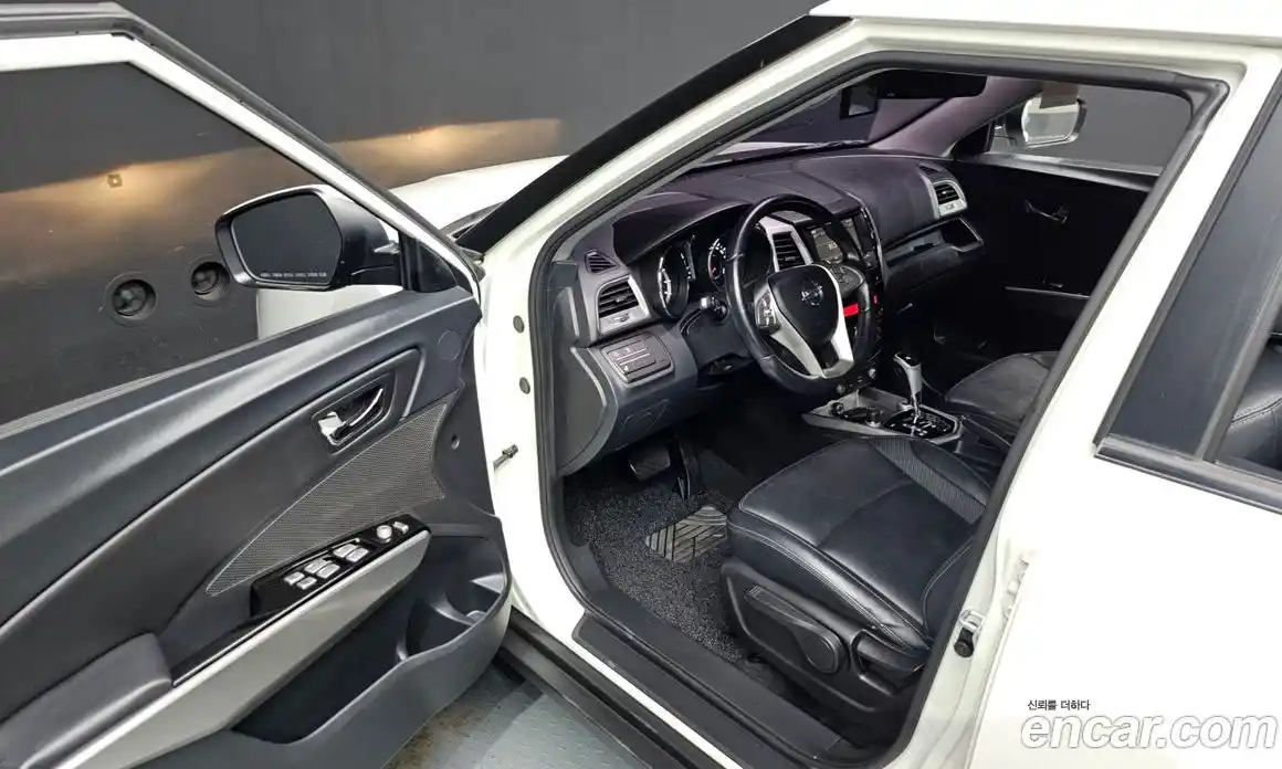 SsangYong TIBOLI 2015 1.6 автомат (гидро), фото 13