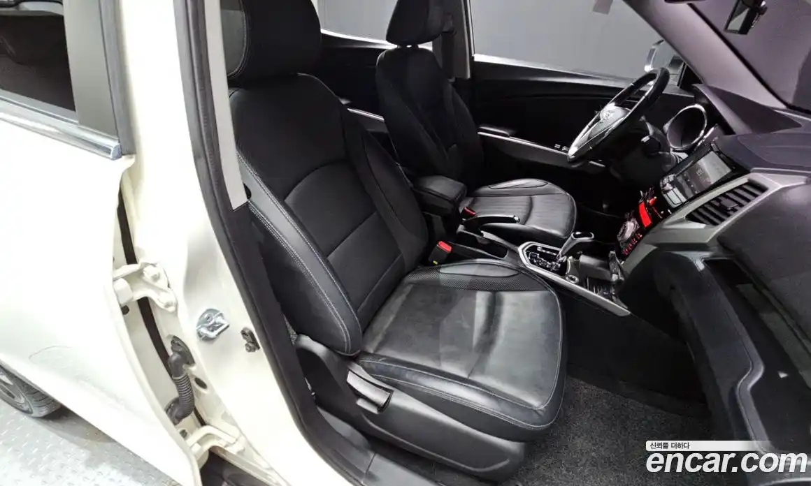 SsangYong TIBOLI 2015 1.6 автомат (гидро), фото 23