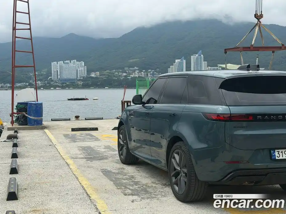 Land Rover Range Rover Sport 2023 3.0 автомат (гидро), фото 3