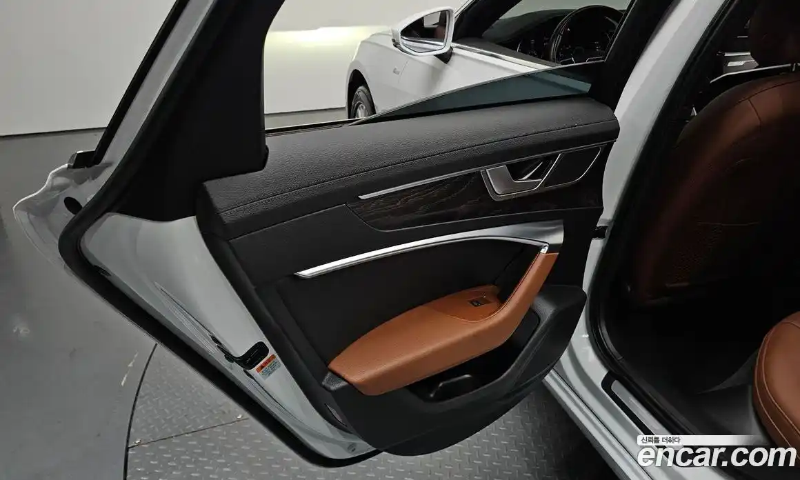 Audi A6 2020 2.0 автомат (гидро), фото 14
