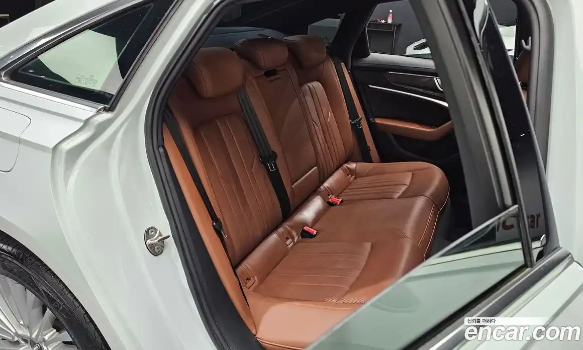 Audi A6 2020 2.0 автомат (гидро), фото 16