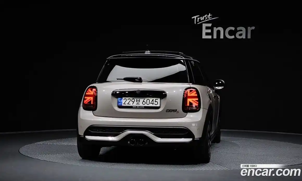 Mini Cooper 2022 2.0 автомат (гидро), фото 4