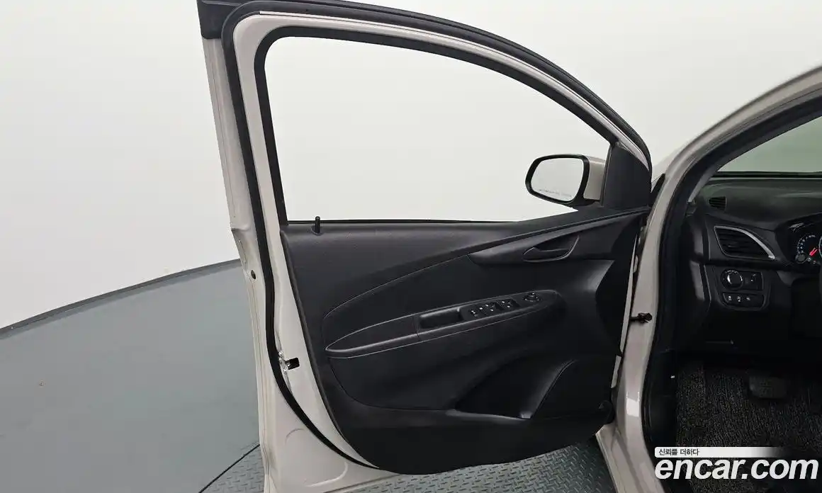 Chevrolet Spark 2019 1.0 автомат (гидро), фото 14