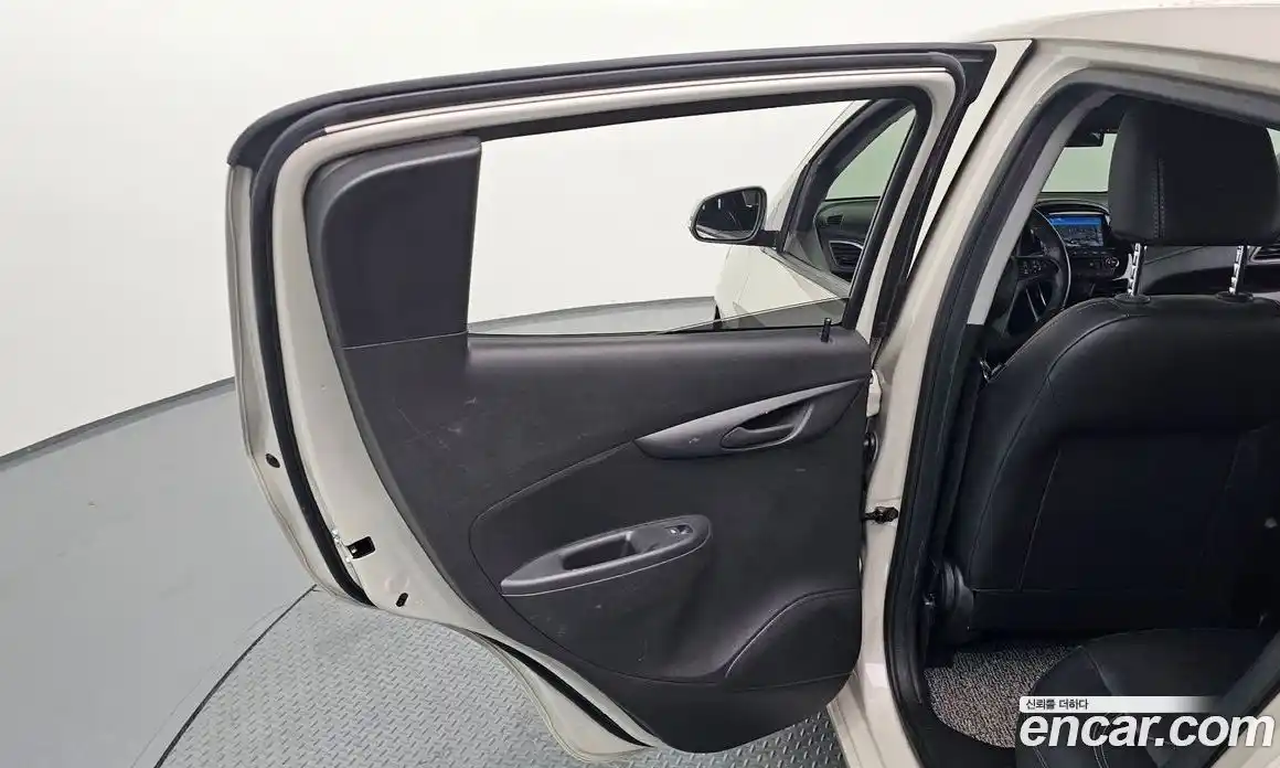 Chevrolet Spark 2019 1.0 автомат (гидро), фото 15