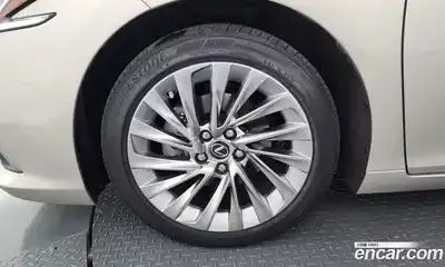 Lexus ES 2018 2.5 автомат (гидро), миниатюра 5 Lexus ES 2018 2.5 автомат (гидро), миниатюра 5