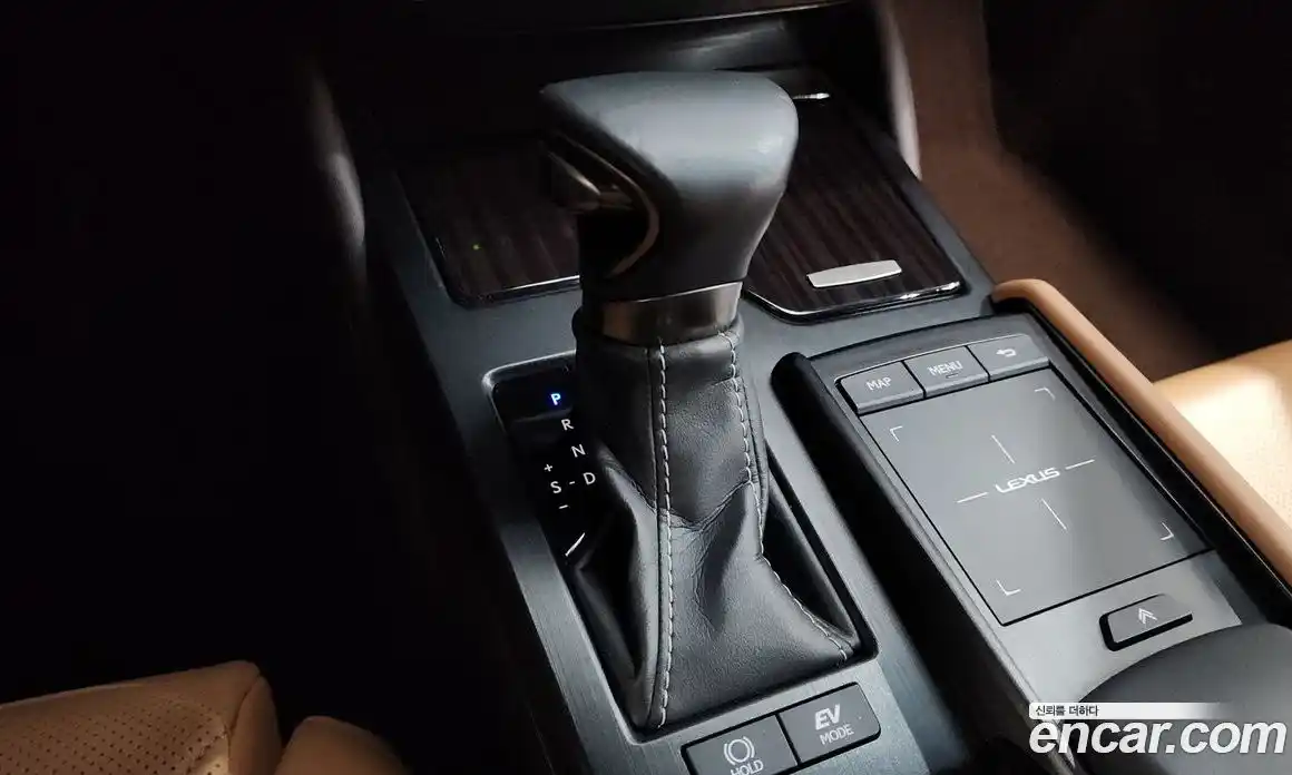Lexus ES 2018 2.5 автомат (гидро), фото 9 Lexus ES 2018 2.5 автомат (гидро), фото 9