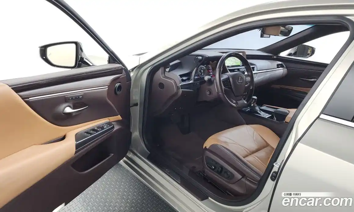 Lexus ES 2018 2.5 автомат (гидро), фото 10 Lexus ES 2018 2.5 автомат (гидро), фото 10
