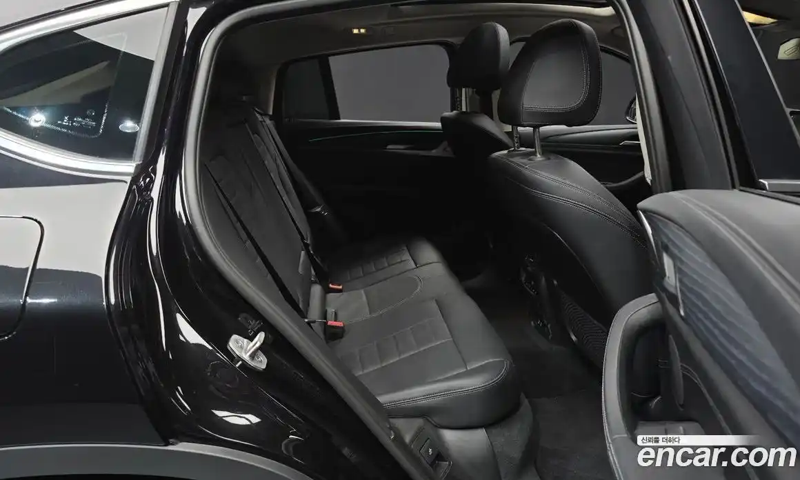 BMW X4 2025 2.0 автомат (гидро), фото 11