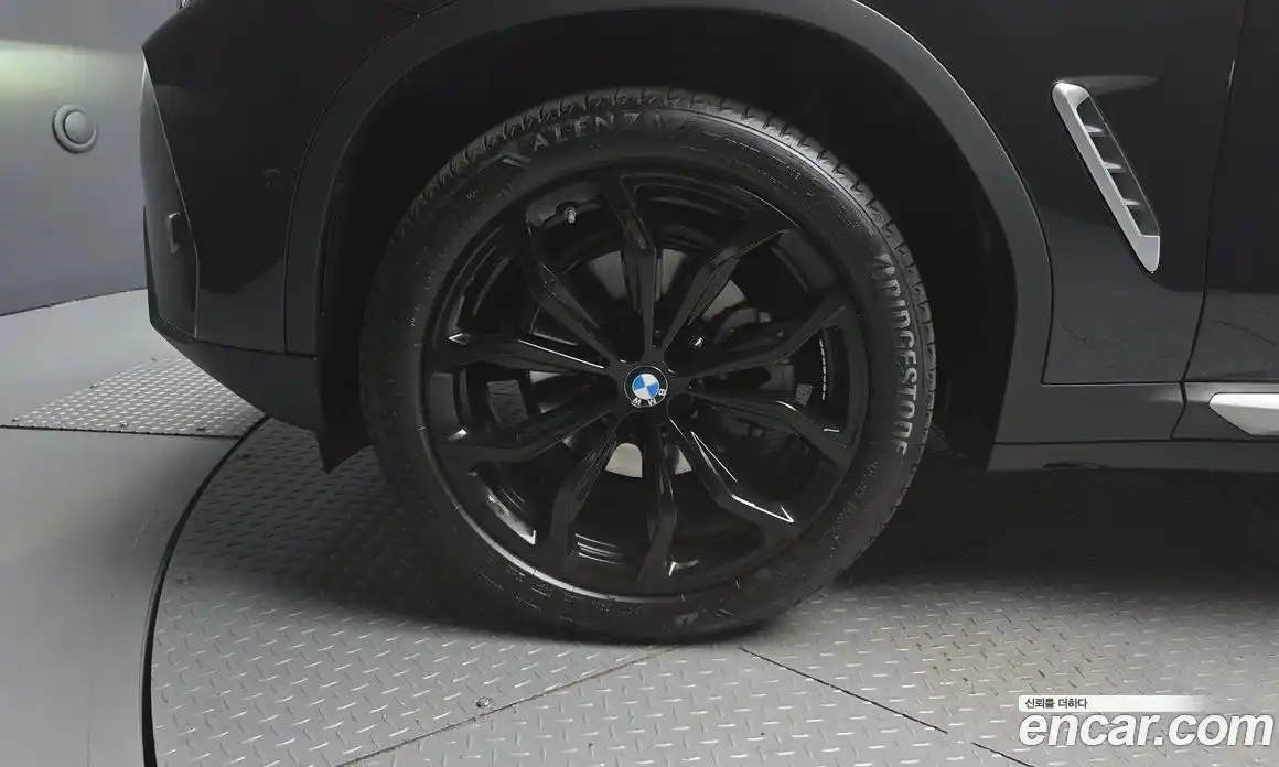 BMW X4 2025 2.0 автомат (гидро), фото 5