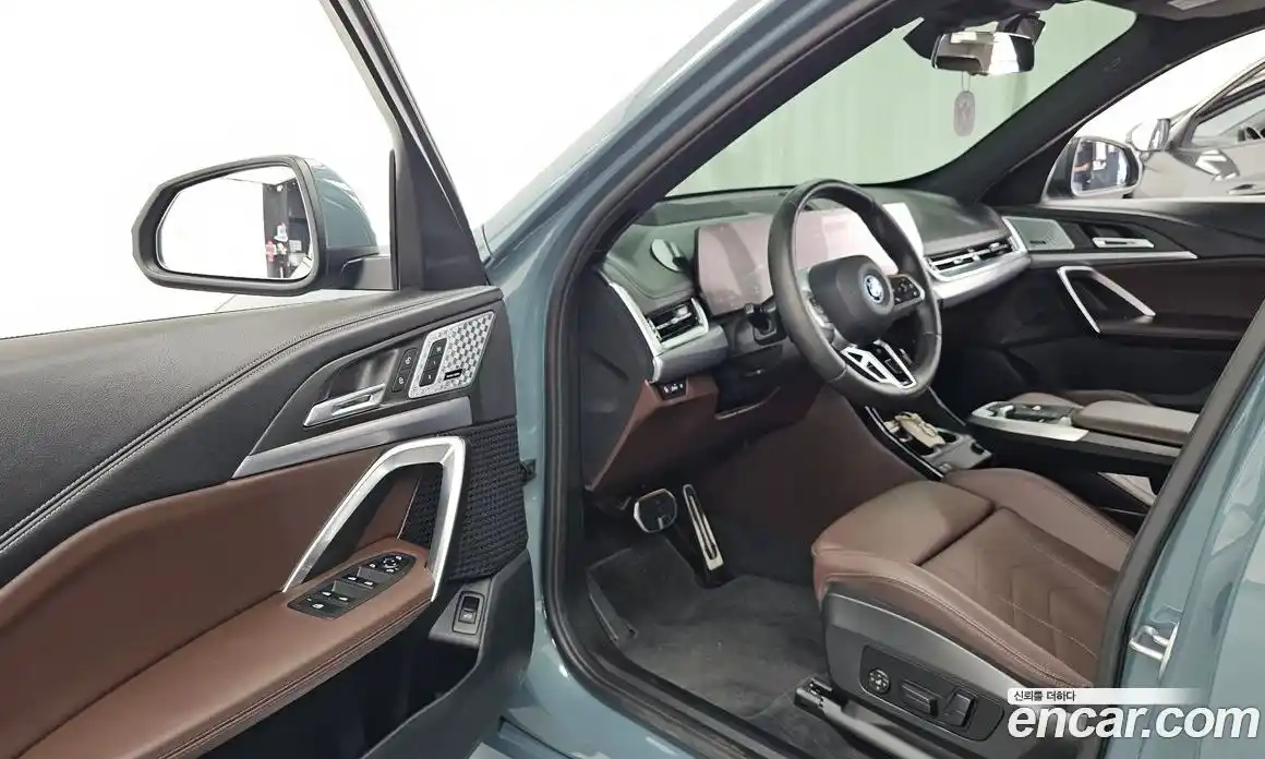BMW iX1 2025 0.2 автомат (гидро), фото 13