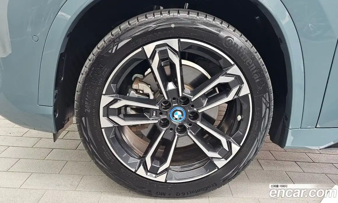 BMW iX1 2025 0.2 автомат (гидро), фото 5