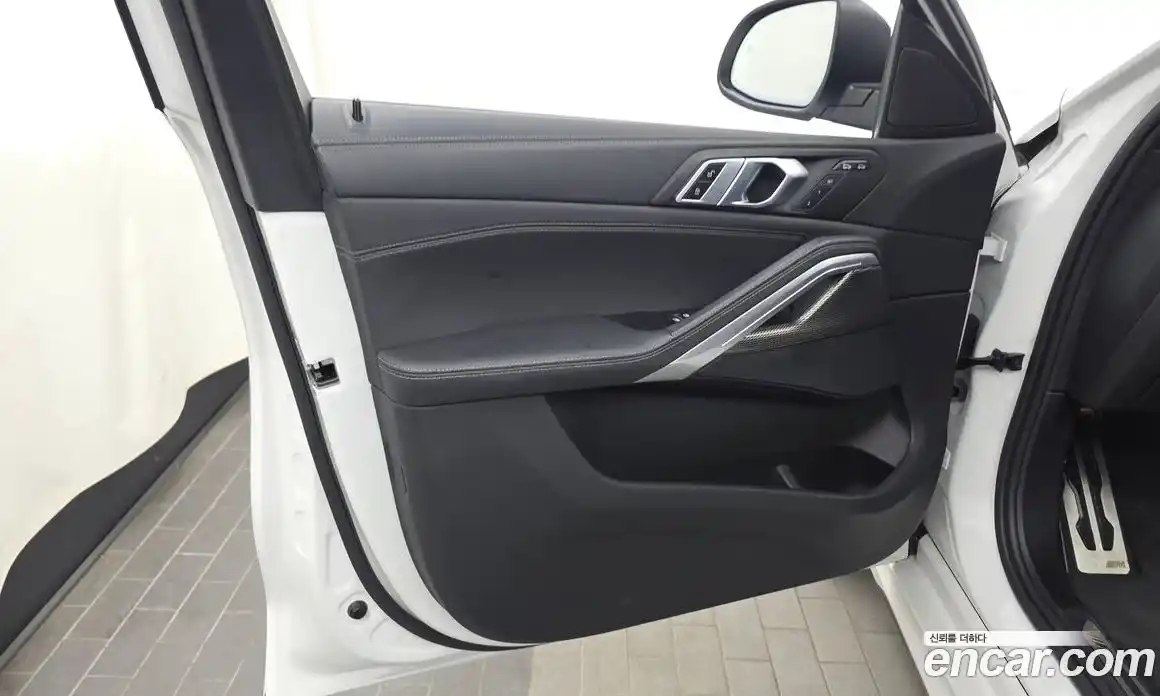BMW X6 2022 3.0 автомат (гидро), фото 14