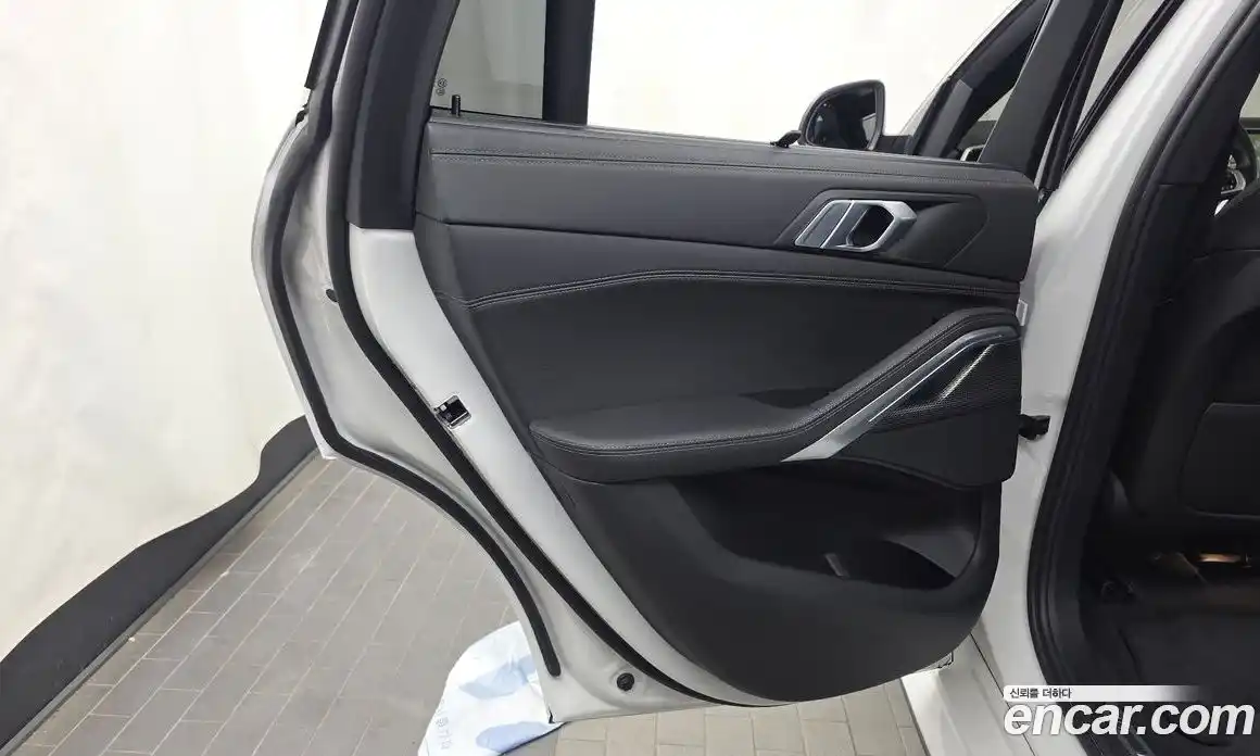 BMW X6 2022 3.0 автомат (гидро), фото 15