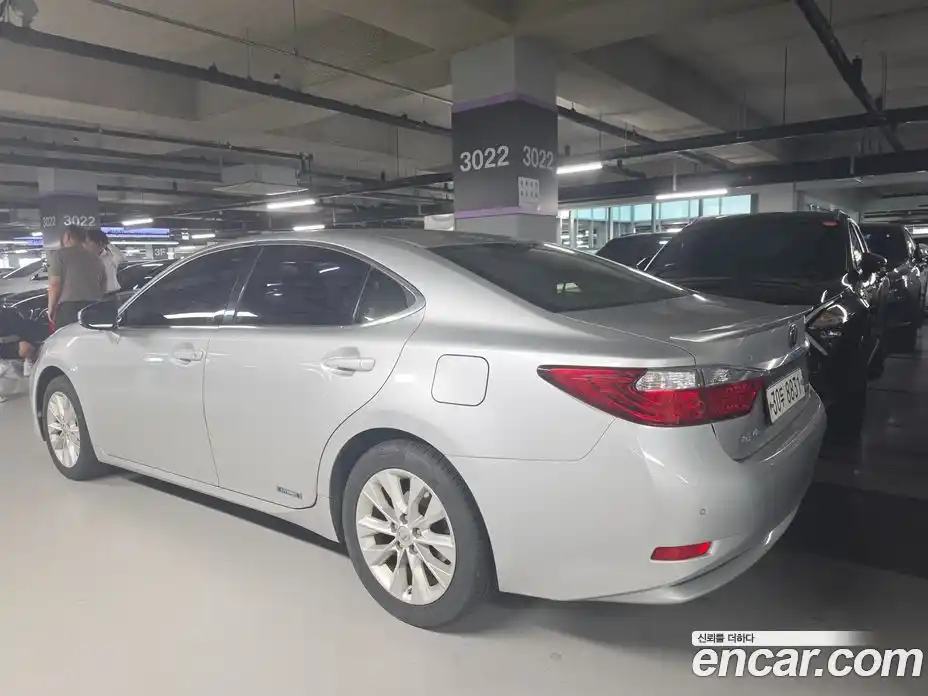 Lexus ES 2013 2.5 автомат (гидро), фото 4 Lexus ES 2013 2.5 автомат (гидро), фото 4
