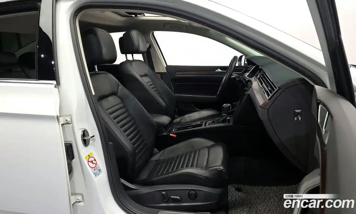 Volkswagen Passat 2018 2.0 автомат (гидро), фото 16