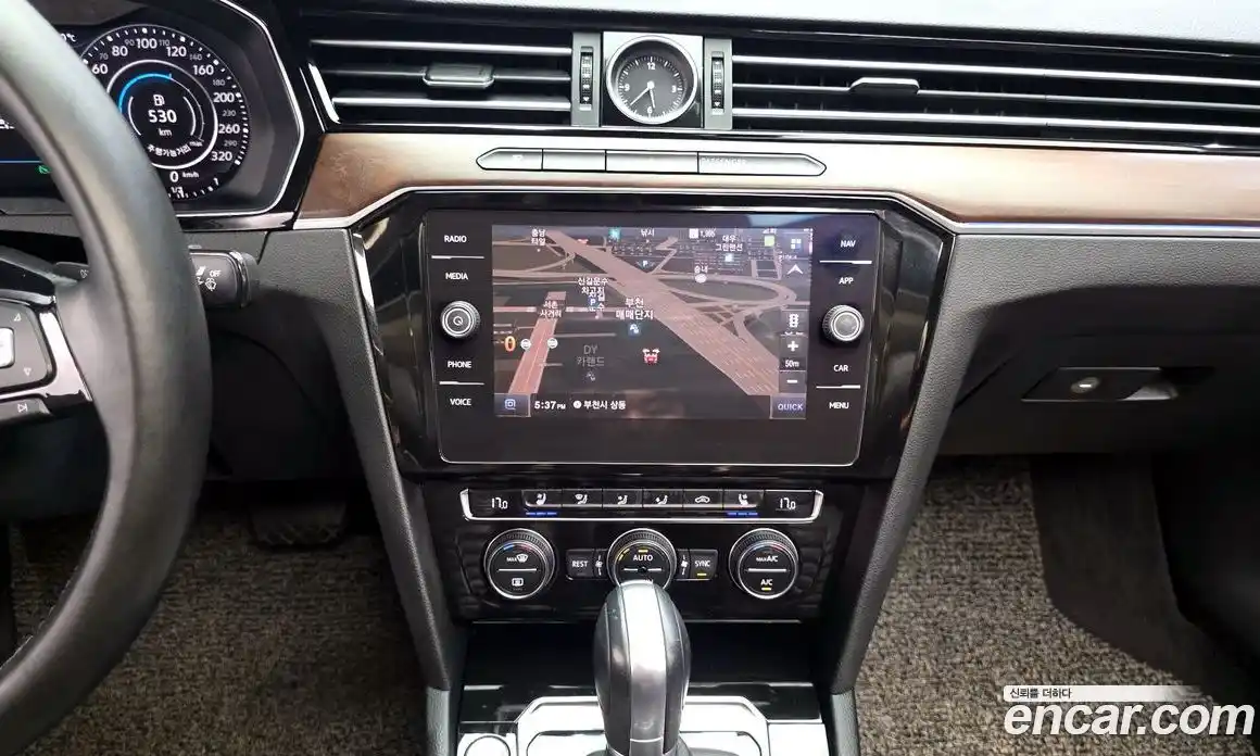 Volkswagen Passat 2018 2.0 автомат (гидро), фото 20