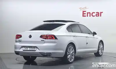 Volkswagen Passat 2018 2.0 автомат (гидро), миниатюра 2