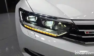 Volkswagen Passat 2018 2.0 автомат (гидро), миниатюра 8