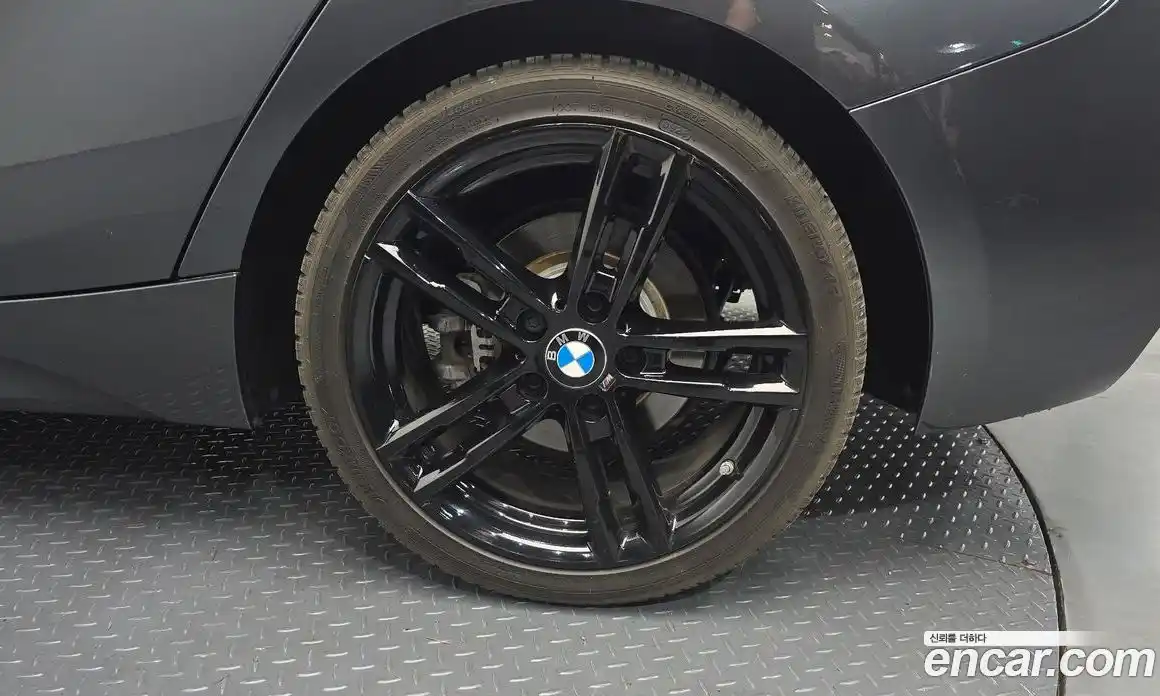 BMW 1 серия 2017 2.0 автомат (гидро), фото 5