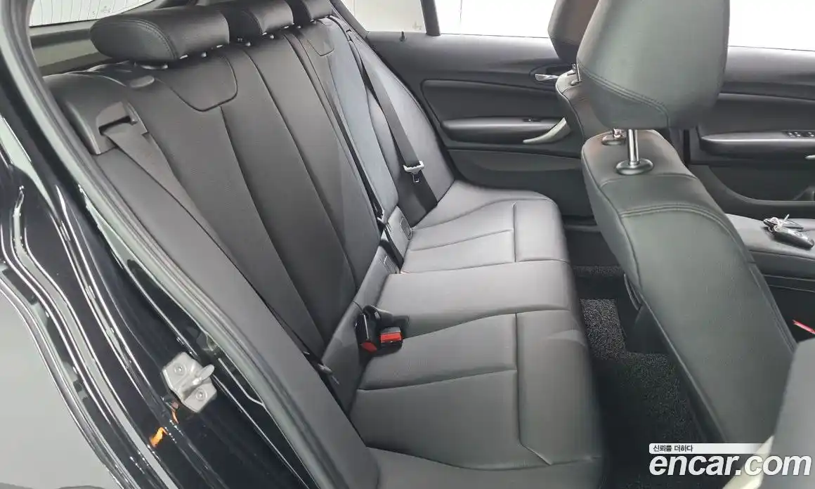 BMW 1 серия 2017 2.0 автомат (гидро), фото 17