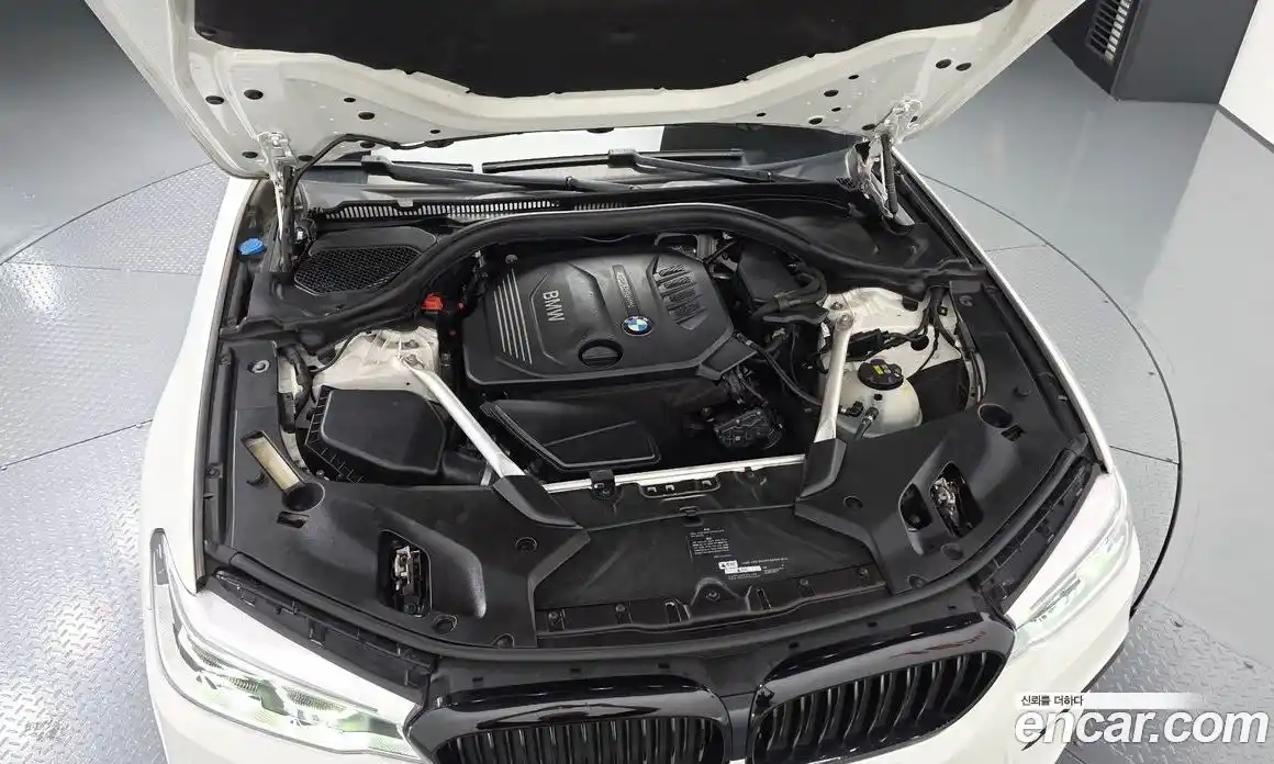 BMW 5 серия 2018 2.0 автомат (гидро), фото 6