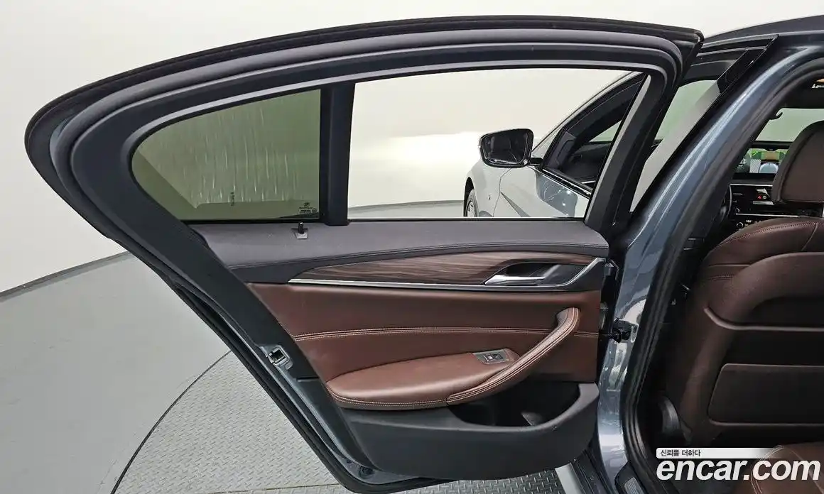 BMW 5 серия 2017 2.0 автомат (гидро), фото 15