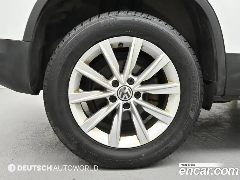 Volkswagen Tiguan 2014 2.0 автомат (гидро), фото 5