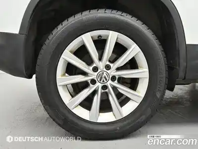 Volkswagen Tiguan 2014 2.0 автомат (гидро), миниатюра 5
